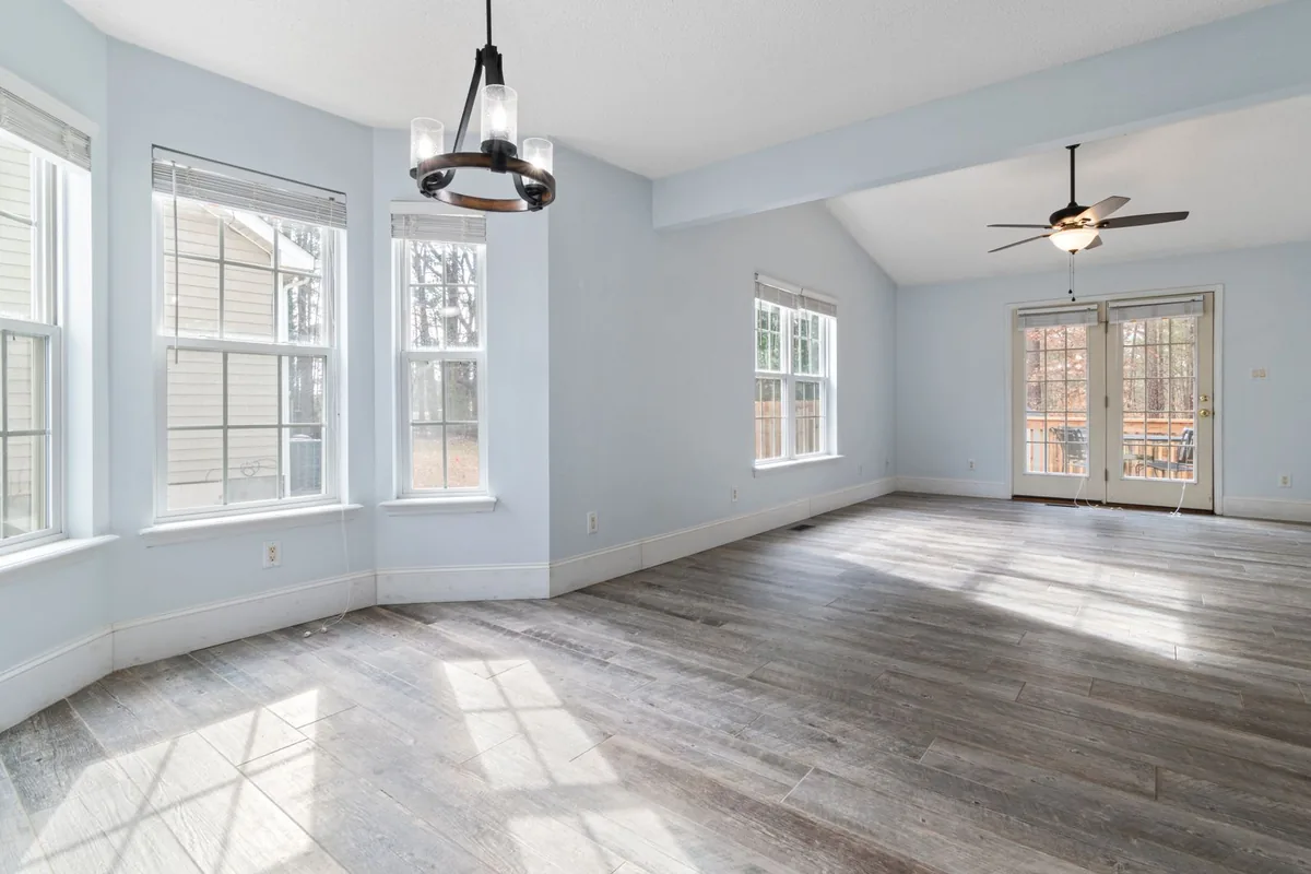 Clean, safe room after biohazard cleanup in Roslyn Estates, NY
